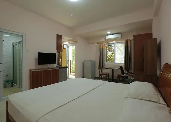 Rujia Condotel Corp. Hotel *